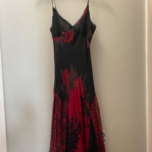 Vintage 90’s NWT Betsy Johnson black and red flowered slip dress. Size 8.